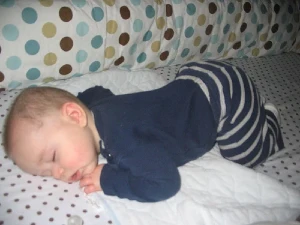 baby afraid to sleep